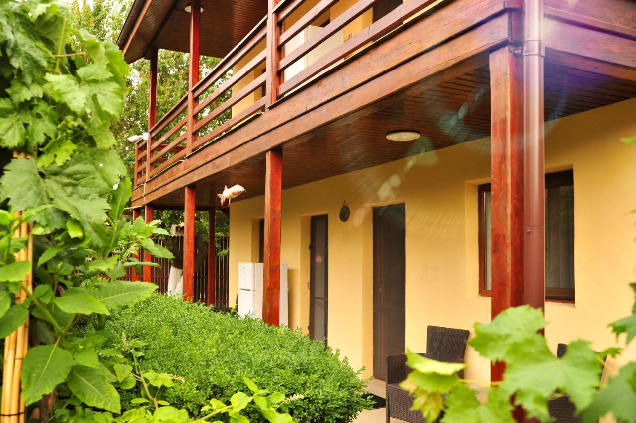 Casa Boby Hotel Murighiol Bagian luar foto